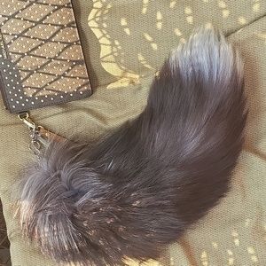 Faux fox tail keychain (JUMBO)